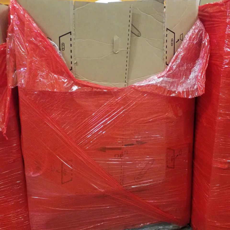 PALLET CONTAINING ASSORTED PRODUCTS INCLUDING PLAY MATS, RETRACTABLE SAFETY GATE, PICTURE FRAMES, POOL CUE CASE & STAINLESS STEEL CAT LITTER BOX