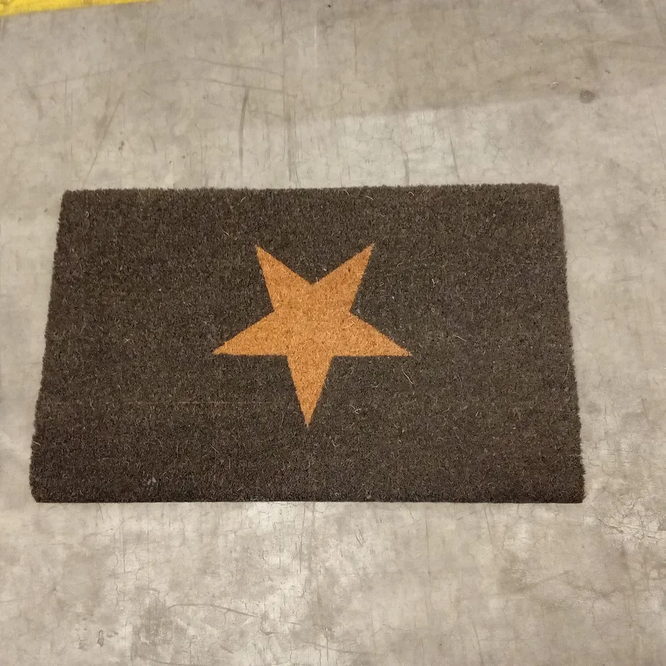 SINGLE STAR DOOR MAT