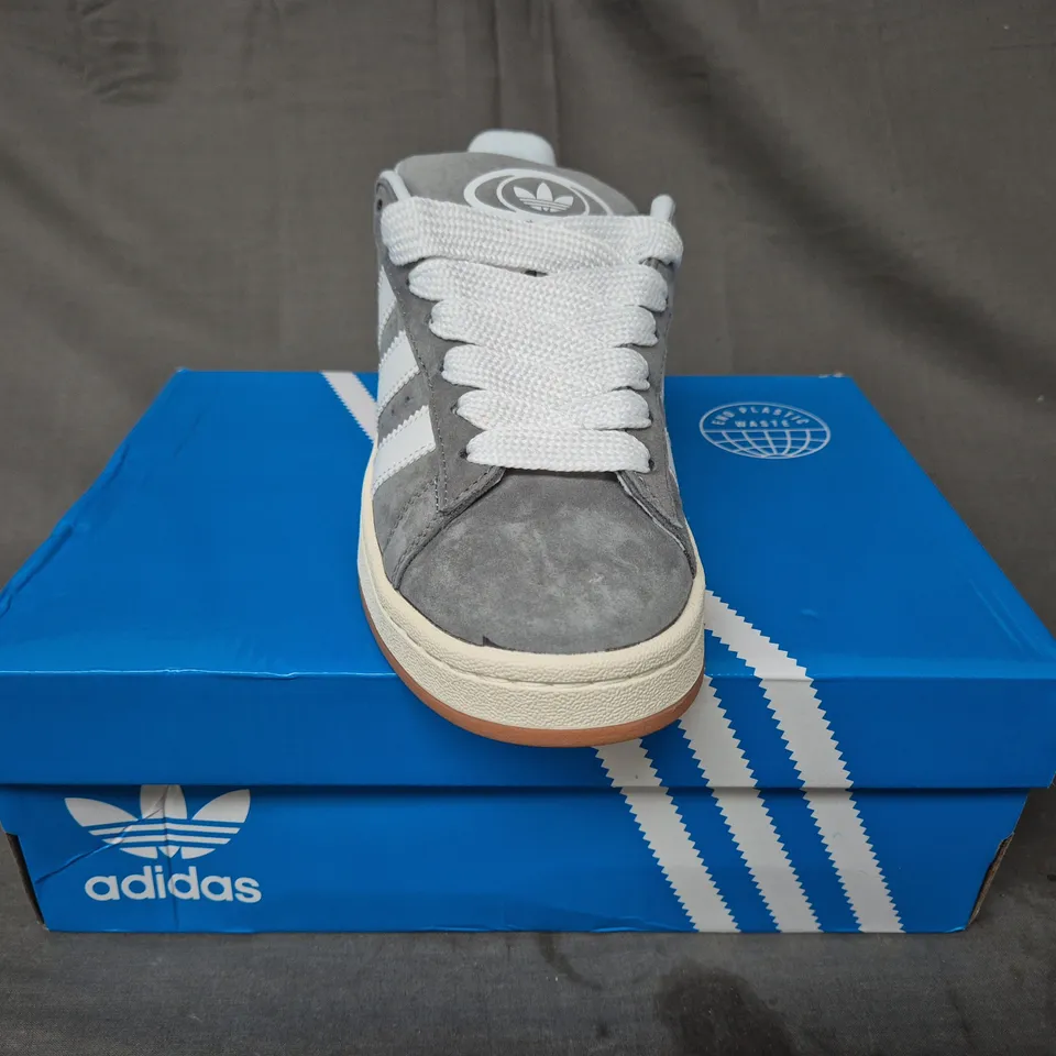 BOXED PAIR OF ADIDAS CAMPUS 00S SHOES IN GREY/WHITE UK SIZE 6.5