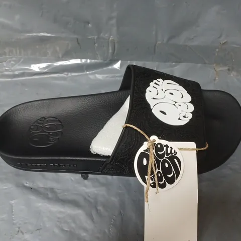 PAIR OF PRETTY GREEN OKALA SLIDERS - UK SIZE 9 
