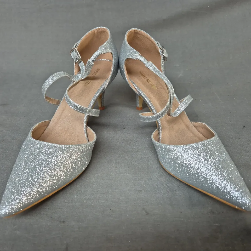 BOXED PAIR OF WHERE'S THAT FROM POINTED TOE HEELED BRIDAL SANDALS IN SILVER GLITTER SIZE UK 3