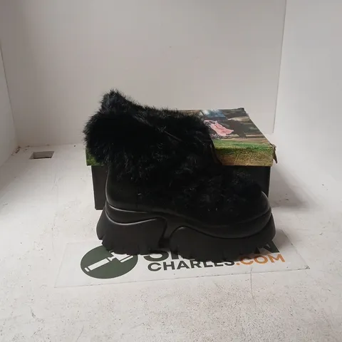 KOI MIDNIGHT SASQUATCH BOOTS BLACK UK 9