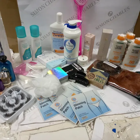 LOT OF ASSORTED HEALTH AND BEAUTY ITEMS APPROX. 30 ITEMS 