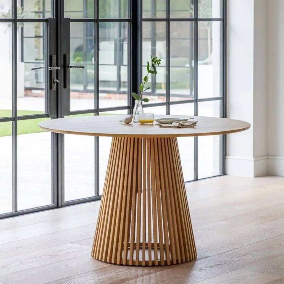 BOXED HOPLEY WILLOW ROUND 120CM DINING TABLE IN PALE OAK