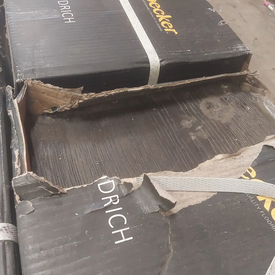 PALLET CONTAINING APPROXIMATELY 72x PACKS OF BRAND NEW WOOD DECKER ENGINEERED WOOD MILTON SQ'S - 0.784m² PP