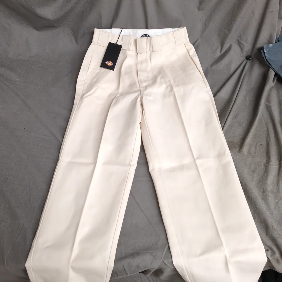 DICKIES KHAKI TROUSERS – BEIGE, WAIST UK 26 (W26) – TAG ATTACHED