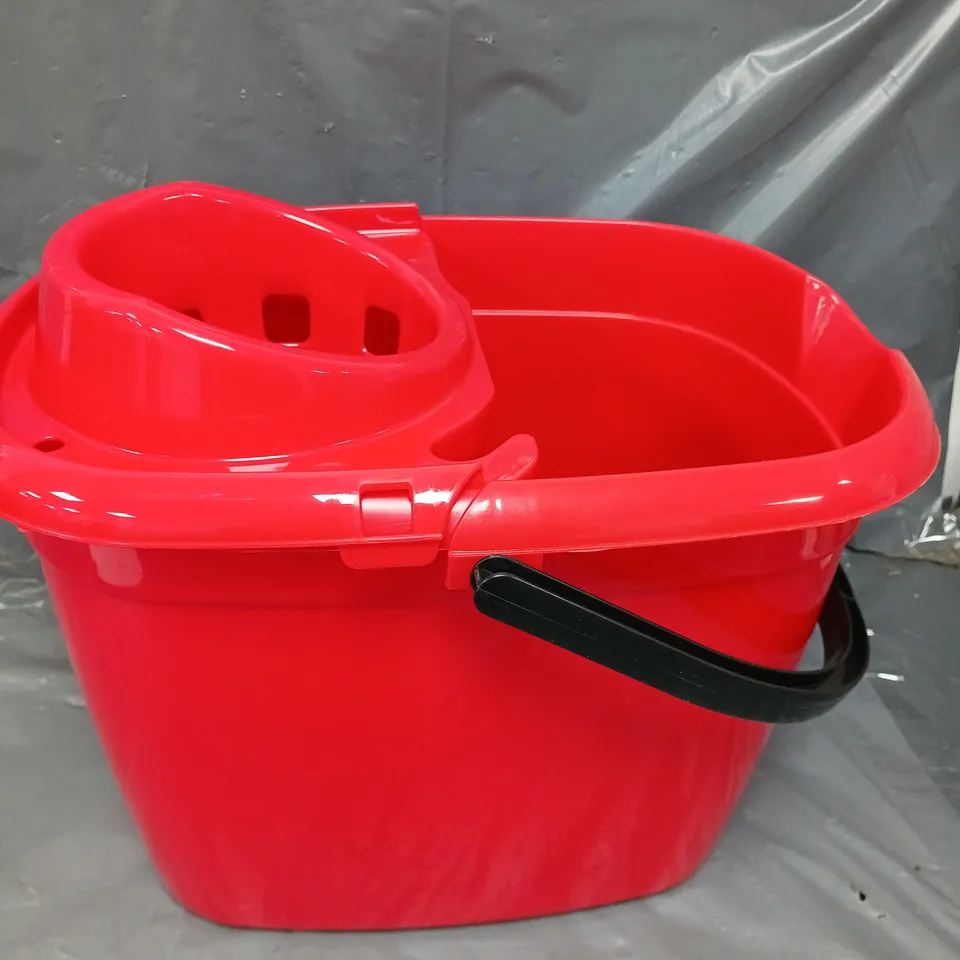 UNBRANDED BUCKET & WRINGER IN RED