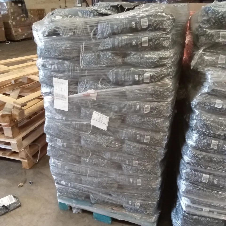PALLET TO CONTAIN A LARGE QUANTITY OF BARBECUE BRIQUETTES 