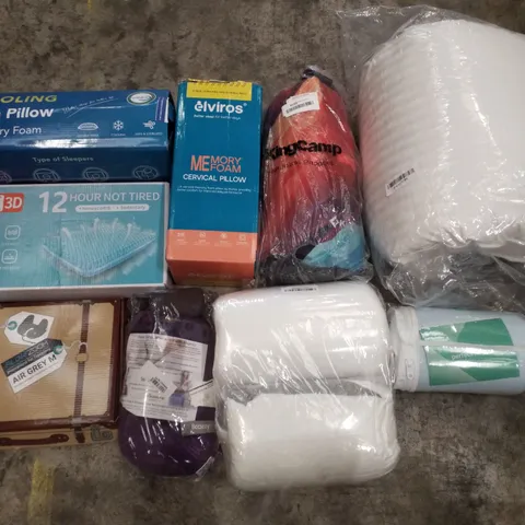 PALLET CONTAINING ASSORTED PILLOWS & CUSHIONS