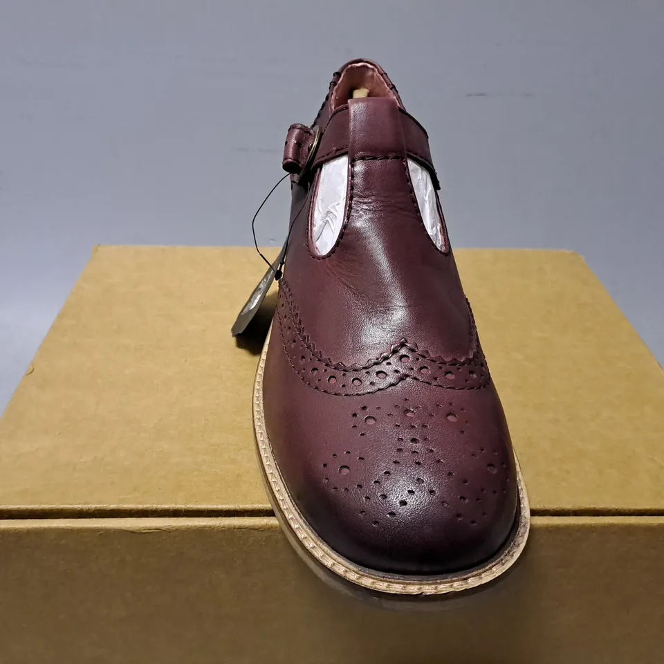 BOXED JOANIE GRENOBLE OXBLOOD WEDGE SHOE - UK 8