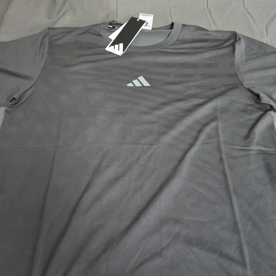 ADIDAS LOGO RUNNNG TEE SIZE M