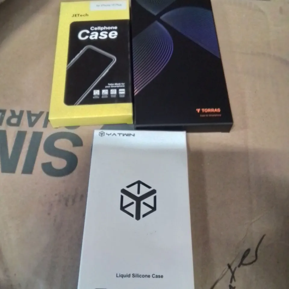 PALLET TO CONTAIN A LARGE QUANTITY OF PHONE CASES AND SCREEN PROTECTORS