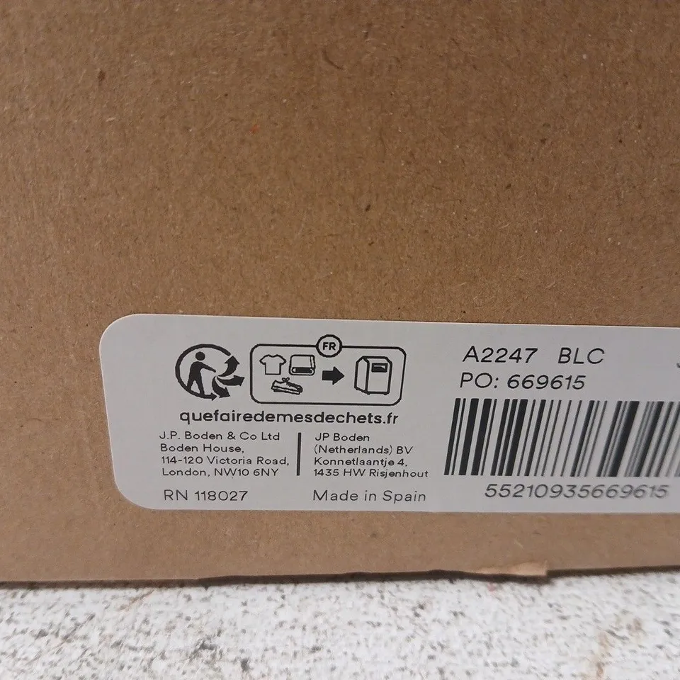 BODEN BLACK SUEDE WOMEN'S COURT HEELS (BOXED) - EUR 39
