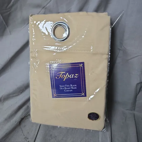 BOX OF APPROXIMATELY 10 X TOPAZ HOME EYELET CURTAINS –  SILKY FEEL, BLACKOUT, 90IN X 72IN 