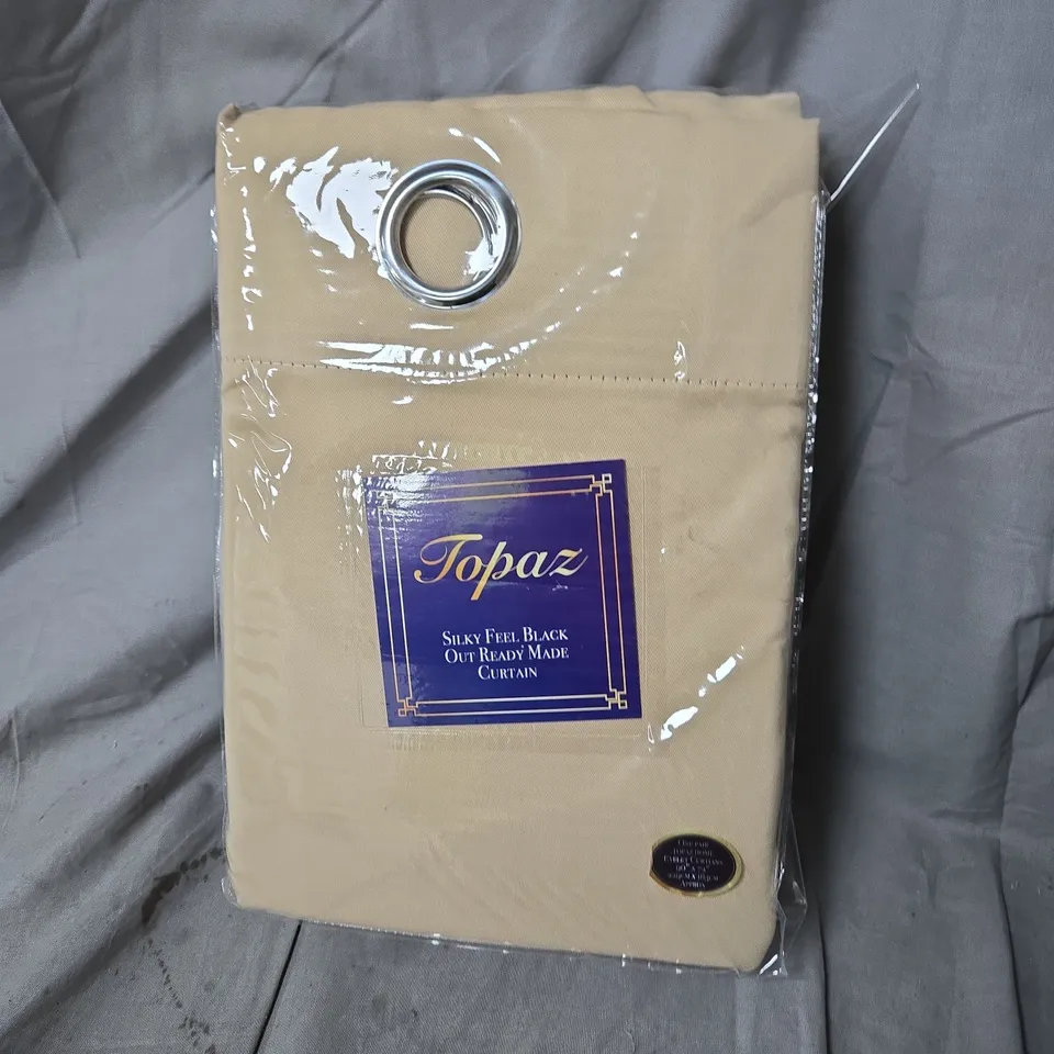 BOX OF APPROXIMATELY 10 X TOPAZ HOME EYELET CURTAINS –  SILKY FEEL, BLACKOUT, 90IN X 72IN 