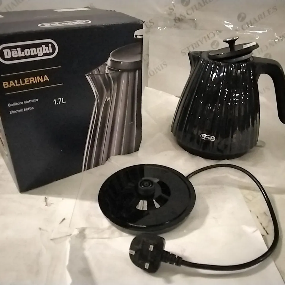 BOXED DELONGHI BALLERINA 1.7L ELECTRIC KETTLE 