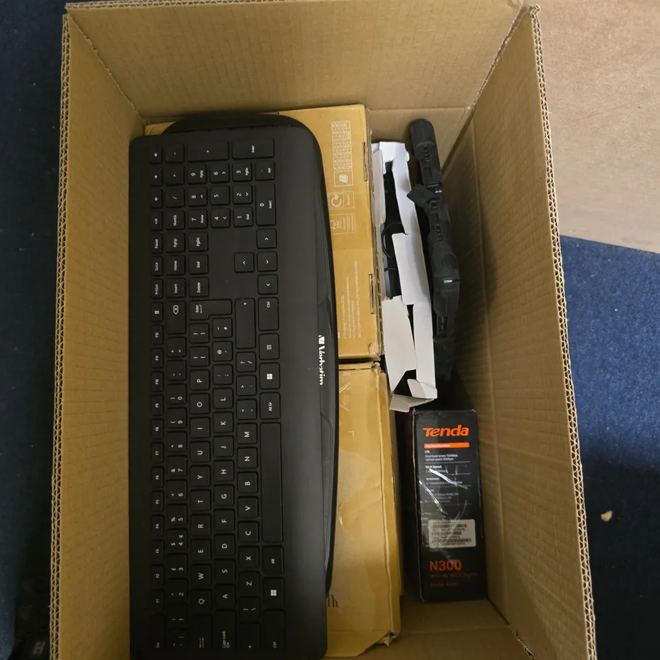 BOX OF APPROXIMATELY 10 ASSORTED ITEMS INCLUDING VERBATIM KEYBOARD AND TABLET CASE