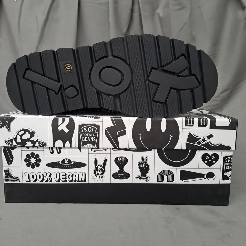 BOXED PAIR OF KOI VEGAN RETROGRADE REBEL MEN'S BLACK PLATFORM SHOES UK SIZE 9