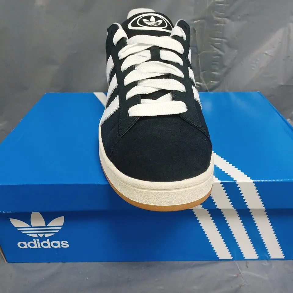 BOXED PAIR OF ADIDAS CAMPUS 00S SHOES IN BLACK/WHITE SIZE UK 12