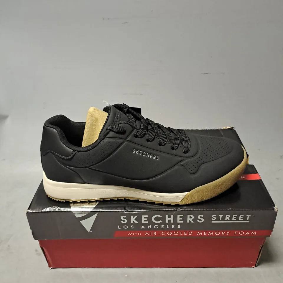 BOXED PAIR OF SKECHERS ZINGER THE ARWEN TRAINERS IN BLACK SIZE 7