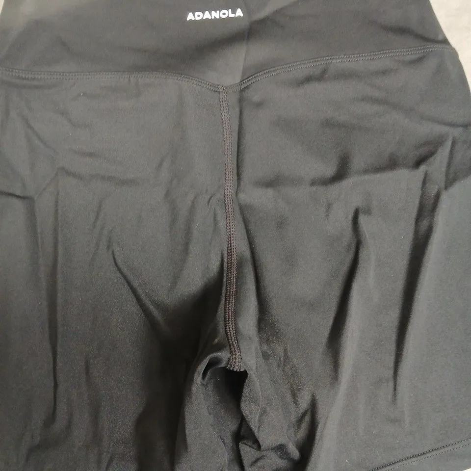 ADANOLA ULTIMATE ULTRA CROP SHORTS IN BLACK - MED 