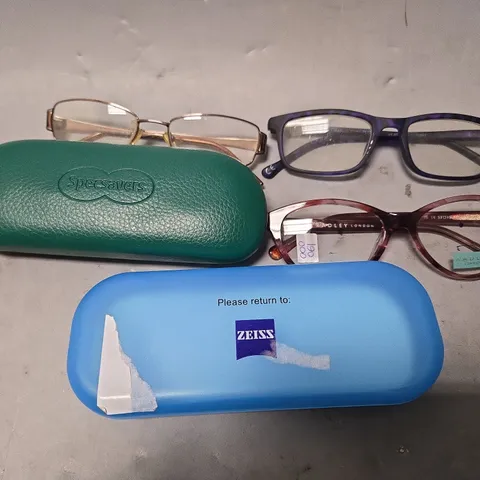 APPROXIMATELY 15 ASSORTED VISION CARE ITEMS TO INCLUDE - EYEWEAR GLASSES , CARRY CASES ETC
