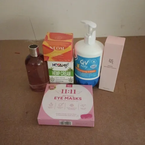 APPROXIMATELY 15 ASSORTED HEALTH & BEAUTY PRODUCTS TO INCLUDE SR 11:11 EYE MEAKS, BEAUTY OF JOSEON PEELING GEL, QV BABY MOISTURISING CREAM, ETC - COLLECTION ONLY