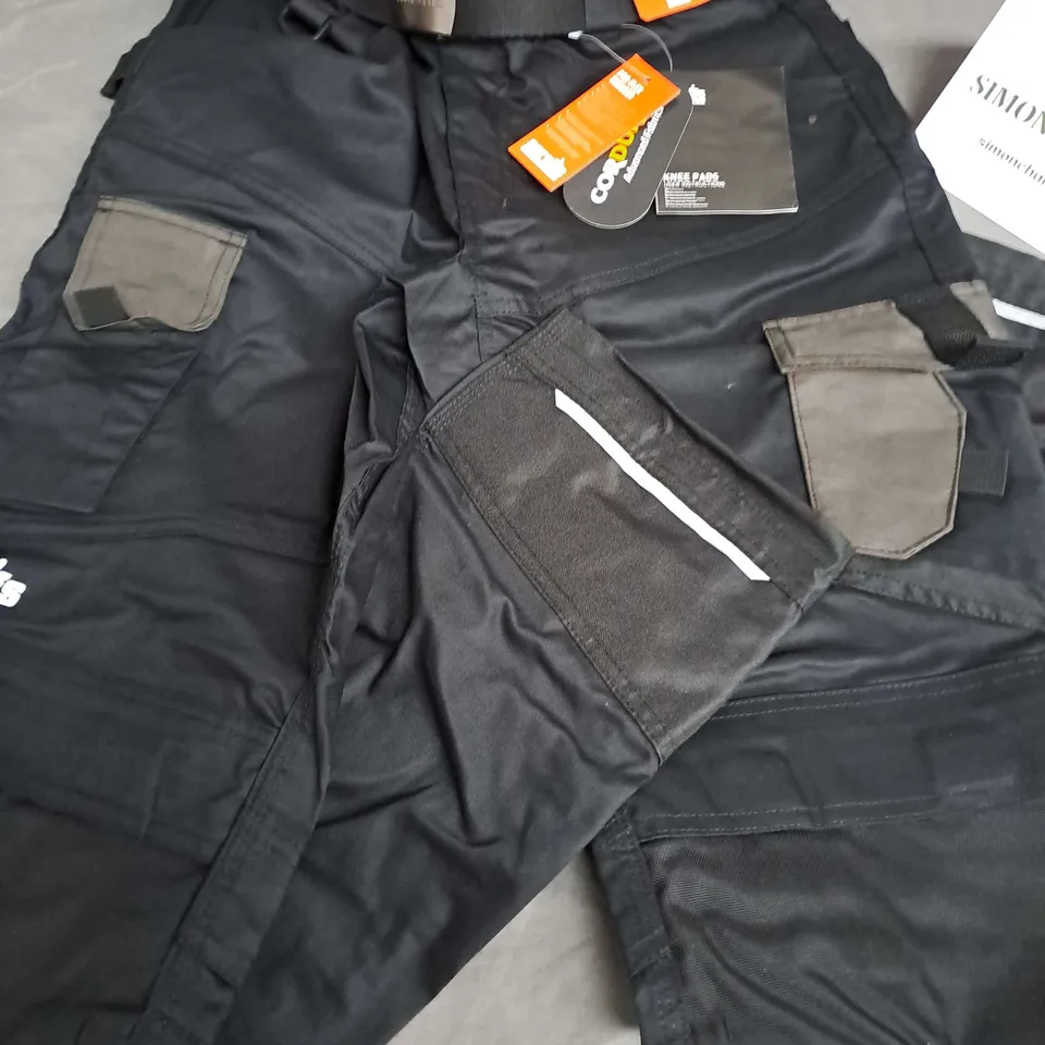 SCRUFFS PRO FLEX TROUSERS IN BLACK - 32L