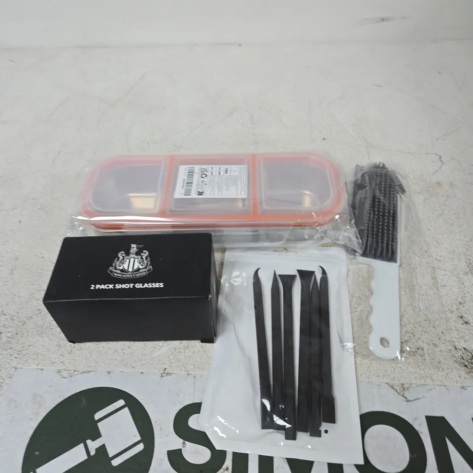 APPROXIMATELY 10 ASSORTED HOUSEHOLD PRODUCTS TO INCLUDE SHOT GLASSES, STORAGE CONTAINER, RUBBER BRUSH ETC