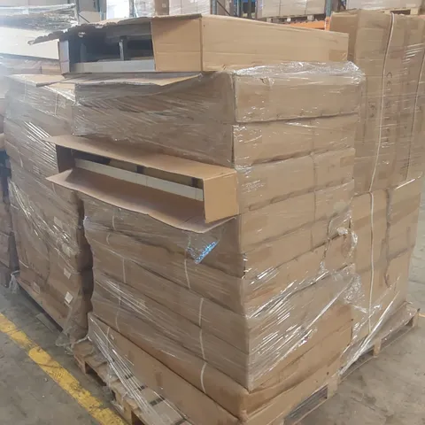 PALLET CONTAINING A LARGE QUANTITY SHOWER TRAYS WITH SHOWER ROOM PARTS