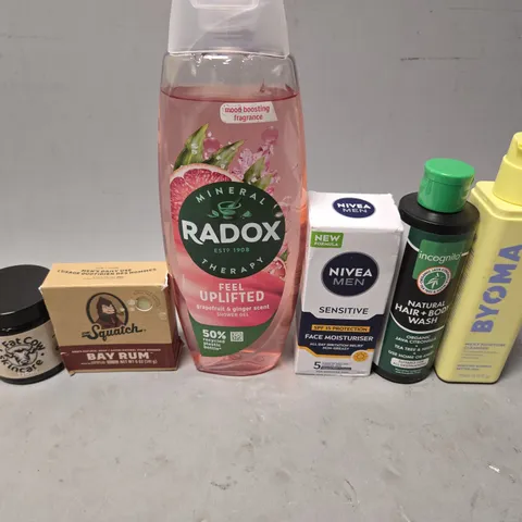 APPROXIMATELY 12 ASSORTED HEALTH & BEAUTY ITEMS TO INCLUDE - RADOX SHOWER GEL , SQUATCH BAY RUM SOAP , HAIR & BODY WASH ETC