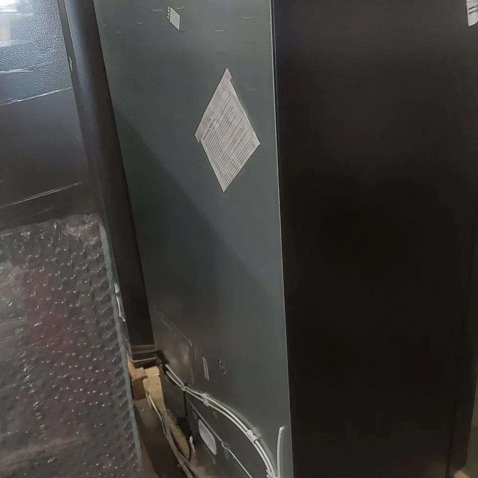 HISENSE PUREFLAT INFINITE RS818N4IFE AMERICAN-STYLE SMART FRIDGE FREEZER - BLACK STAINLESS STEEL