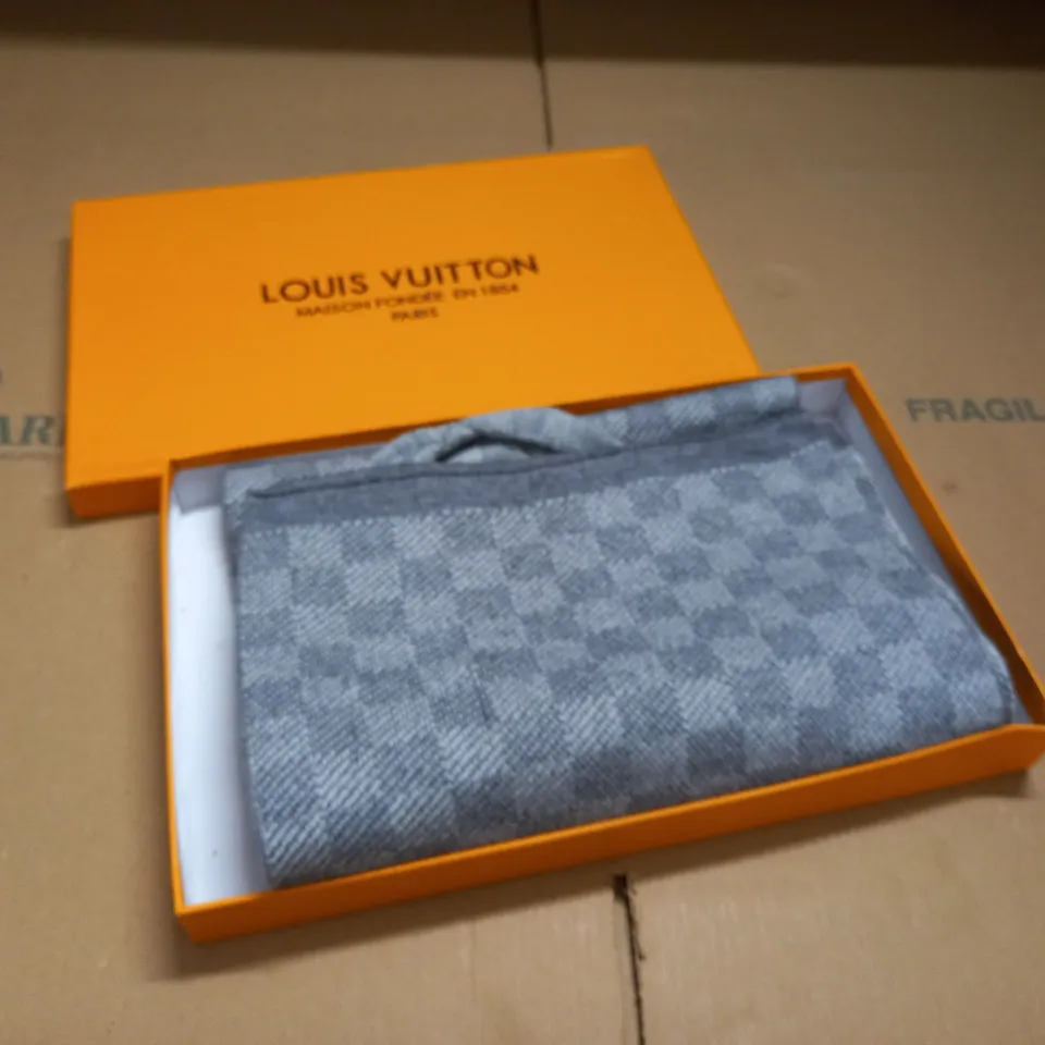 LOUIS VUITTON GREY SCARF AND HAT SET