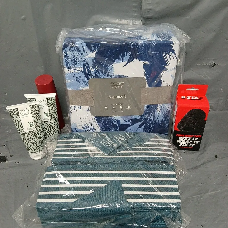 BOX OF APPROX 10 ASSORTED HOUSEHOLD ITEMS TO INCLUDE - SUPERSOFT KING SIZE DUVET SET - DRAWER STORAGE BOXES - ARKIVE DRY SHAMPOO - ETC