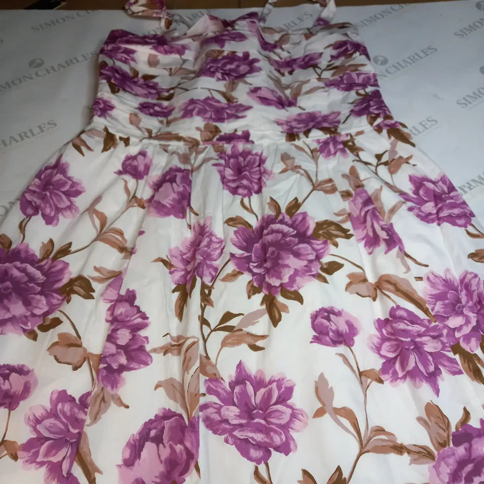ABERCROMBIE AND FITCH FLORAL PATTERN DRESS SIZE XL