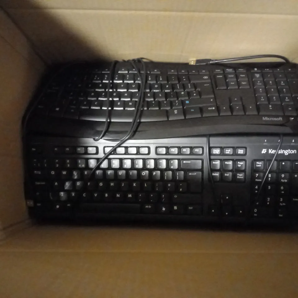 BOX OF APPROXIMATELY 15 ASSORTED KEYBOARDS TO INCLUDE - MICROSOFT , DELL, ASUS ETC