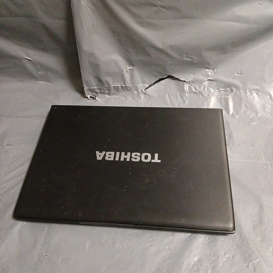 TOSHIBA TECRA R940 LAPTOP 