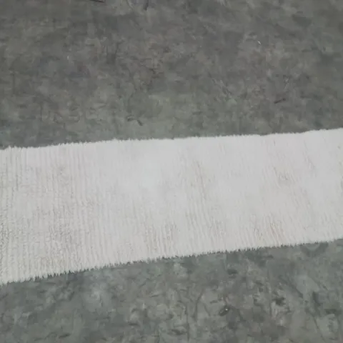 QUALITY DESIGNER AREA RUG - APPROXIMATELY 230X60CM