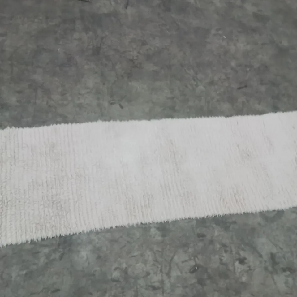 QUALITY DESIGNER AREA RUG - APPROXIMATELY 230X60CM