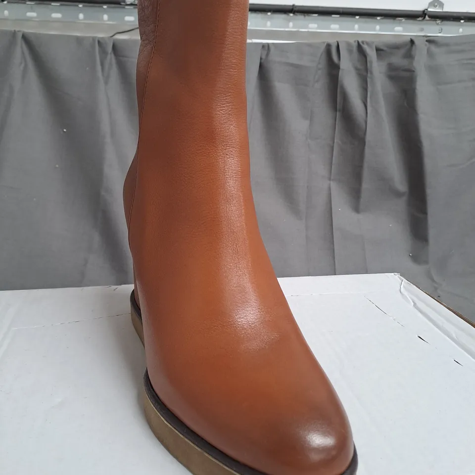 BOXED MODA IN PELLE AMBALINE TAN LEATHER BOOTS - SIZE 6