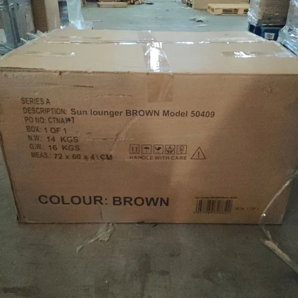 BOXED BROWN RATTAN EFFECT SUN LOUNGER - MODEL 50409