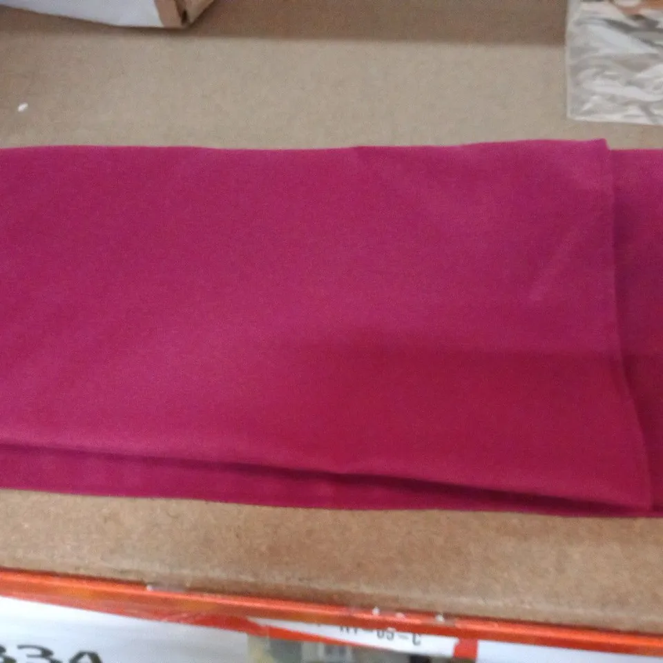 RED POLYESTER TABLECLOTH SQUARE, COLOUR AND SIZE NOT SPECIFIED