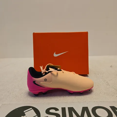 NIKE JR PHANTOM GX II CLUB FG/MG FOOTBALL BOOTS – UK4 4.5Y