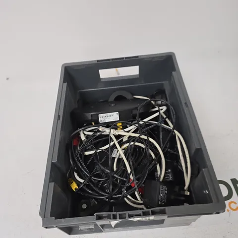 TOTE OF APPROXIMATELY 10 ASSORTED ITEMS TO INCLUDE: BT ROUTER