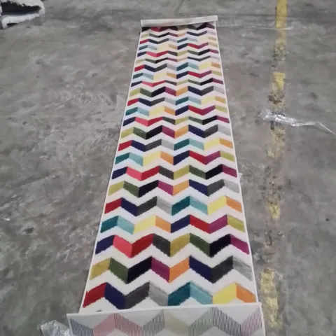 QUALITY DESIGNER AREA RUG - APPROXIMATELY 300X67