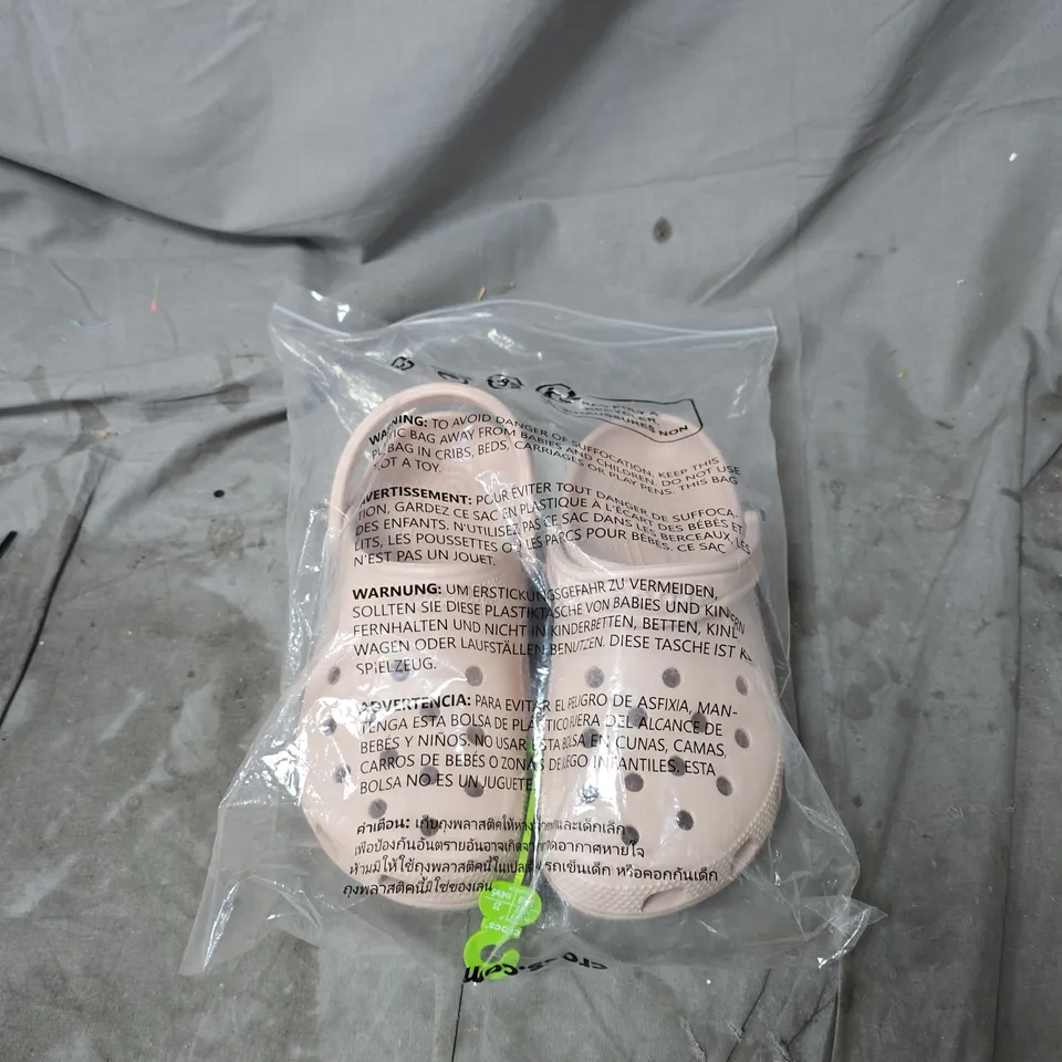 PINK CROCS SIZE UK M4/W5