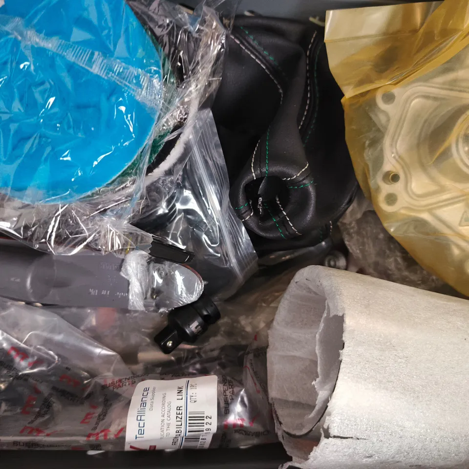 APPROXIMATELY 10 ASSORTED ITEMS TO INCLUDE GOODYEAR ICE SCRAPER, GORILLA BRAKE PADS, ETC