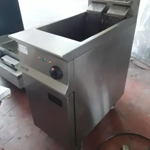 LINCAT OPUS SINGLE DEEP FAT FRYER
