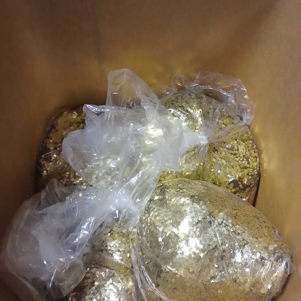 BOX OF APPROXIMATELY 8 BAGGS OF GOLD STAR GLITTER - COLLECTION ONLY