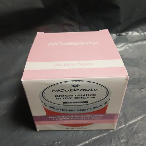 MCOBEAUTY BRIGHTENING BODY CREAM – 240ML